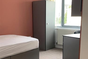 6 bed flat, 10 Kinterbury Street, City Centre, Plymouth, PL12DG - Image 1